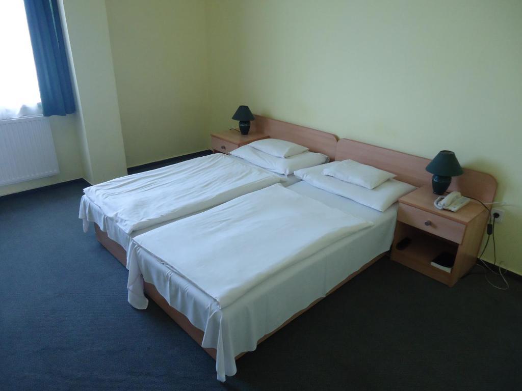 Jancsar Hotel Székesfehérvár Chambre photo